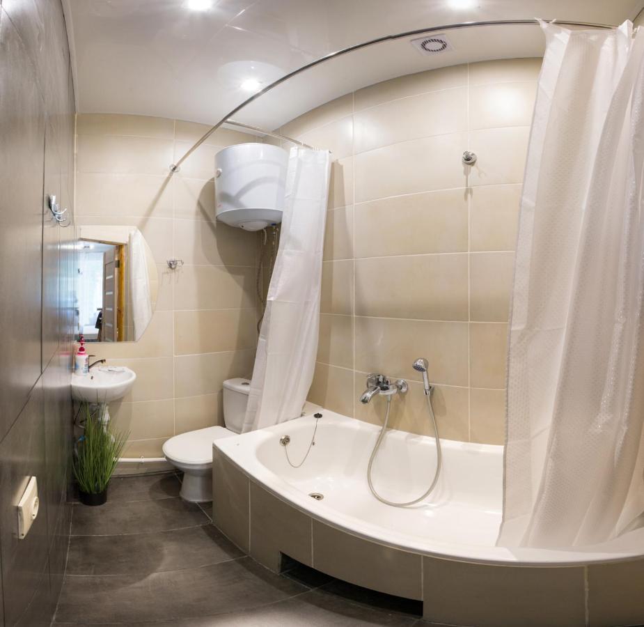 Well Located Studio - Yaroslavska Str. 21 Apartment Harkiv Exterior foto