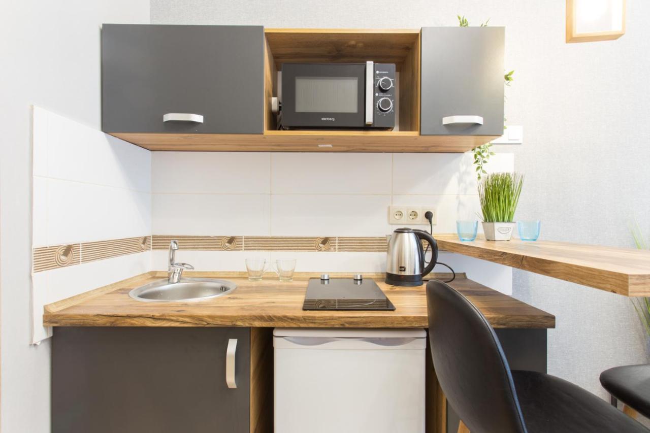 Well Located Studio - Yaroslavska Str. 21 Apartment Harkiv Exterior foto