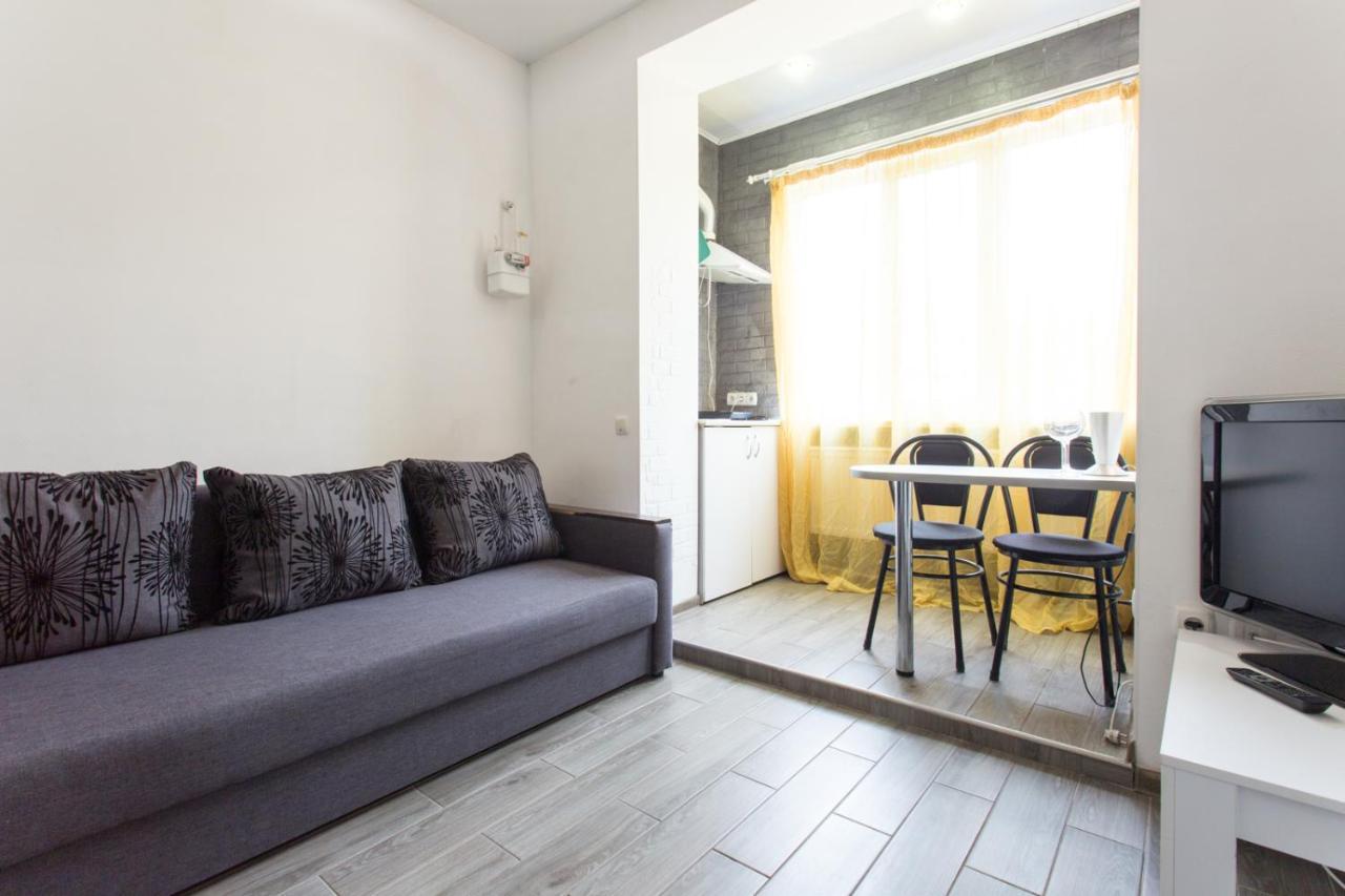 Well Located Studio - Yaroslavska Str. 21 Apartment Harkiv Exterior foto