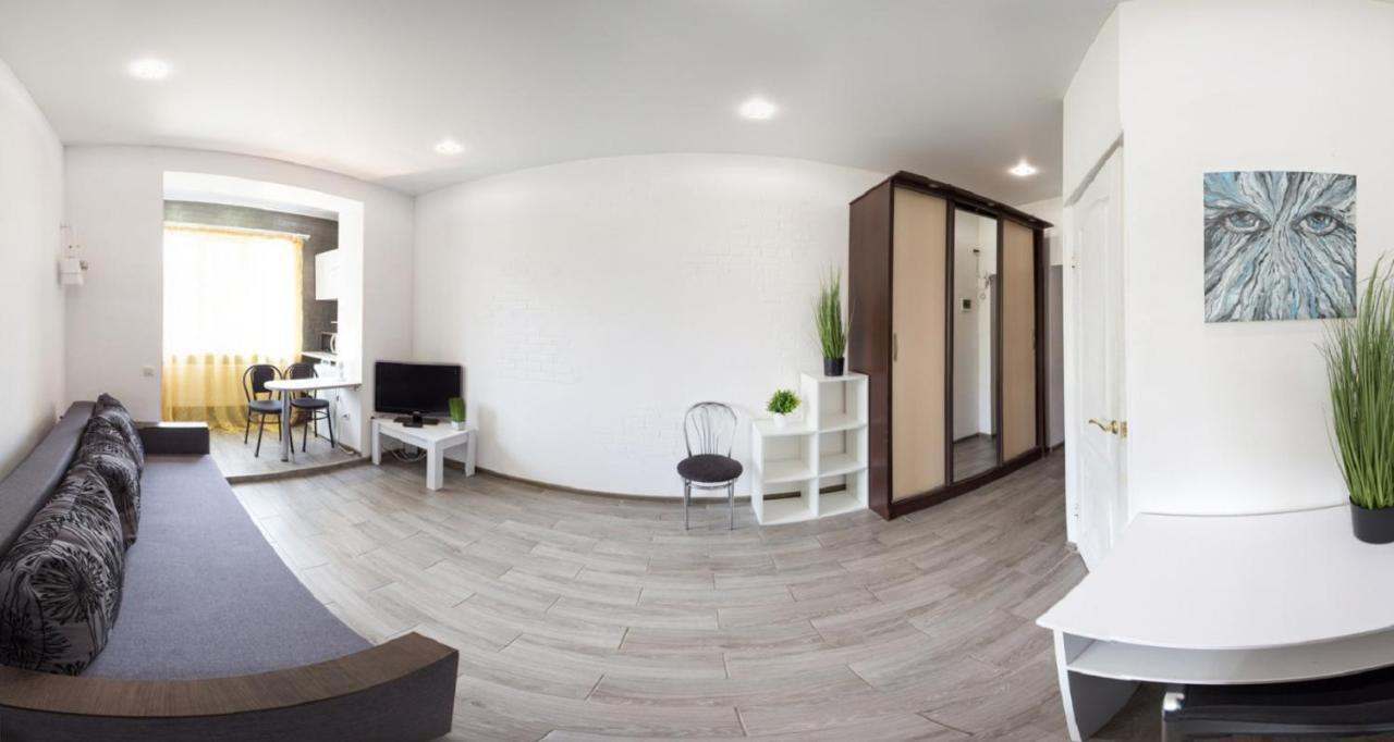 Well Located Studio - Yaroslavska Str. 21 Apartment Harkiv Exterior foto