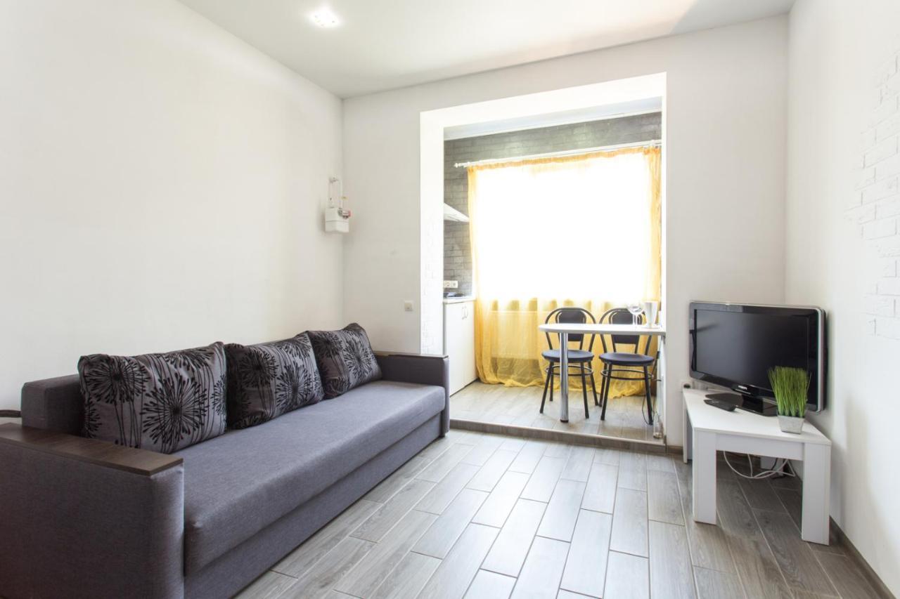 Well Located Studio - Yaroslavska Str. 21 Apartment Harkiv Exterior foto